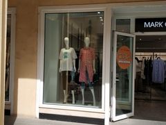 -Max Mara(王府井奥莱·香江小镇店)