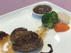精选腓利牛排配鹅肝-德大西餐社(云南南路店)