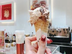 榛子巧克力冰淇淋-VENCHI 闻绮(上海佛罗伦萨小镇店)