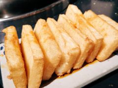 -茅草房·河畔园林火锅