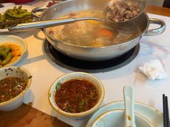 -乡土黄·鲜牛肉火锅·小龙虾(兴业街店)