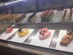 -大中华希尔顿酒店-念自助餐·嗨啤·小龙虾