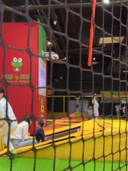 -蹦蹦跳跳(新奥购物中心店)