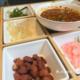 第一次吃丝娃娃 折耳根真的很好吃啊