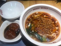 -呷佬·长沙手工米粉(金沙江路店)