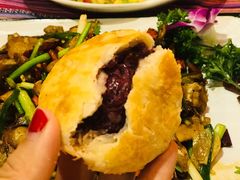 云南现烤鲜花饼-香巴拉云南餐厅(华莱坞店)