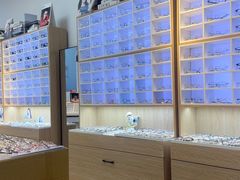 -天空之镜眼镜店蔡司依视路配镜授权零售店(望京颐堤港店)