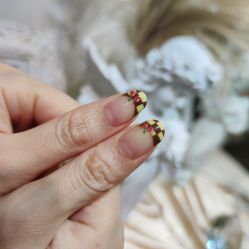 -花岐款式专研健康美甲沙龙