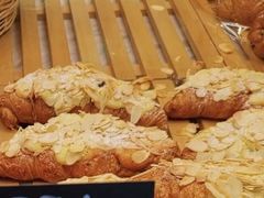 焦糖羊角-Dough&Joe团憩(瑞虹天地月亮湾店)