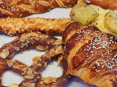 巴旦木肉桂碱水结-巴黎贝甜(五道口店)