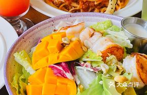 Mango Avocado Shrimp Salad