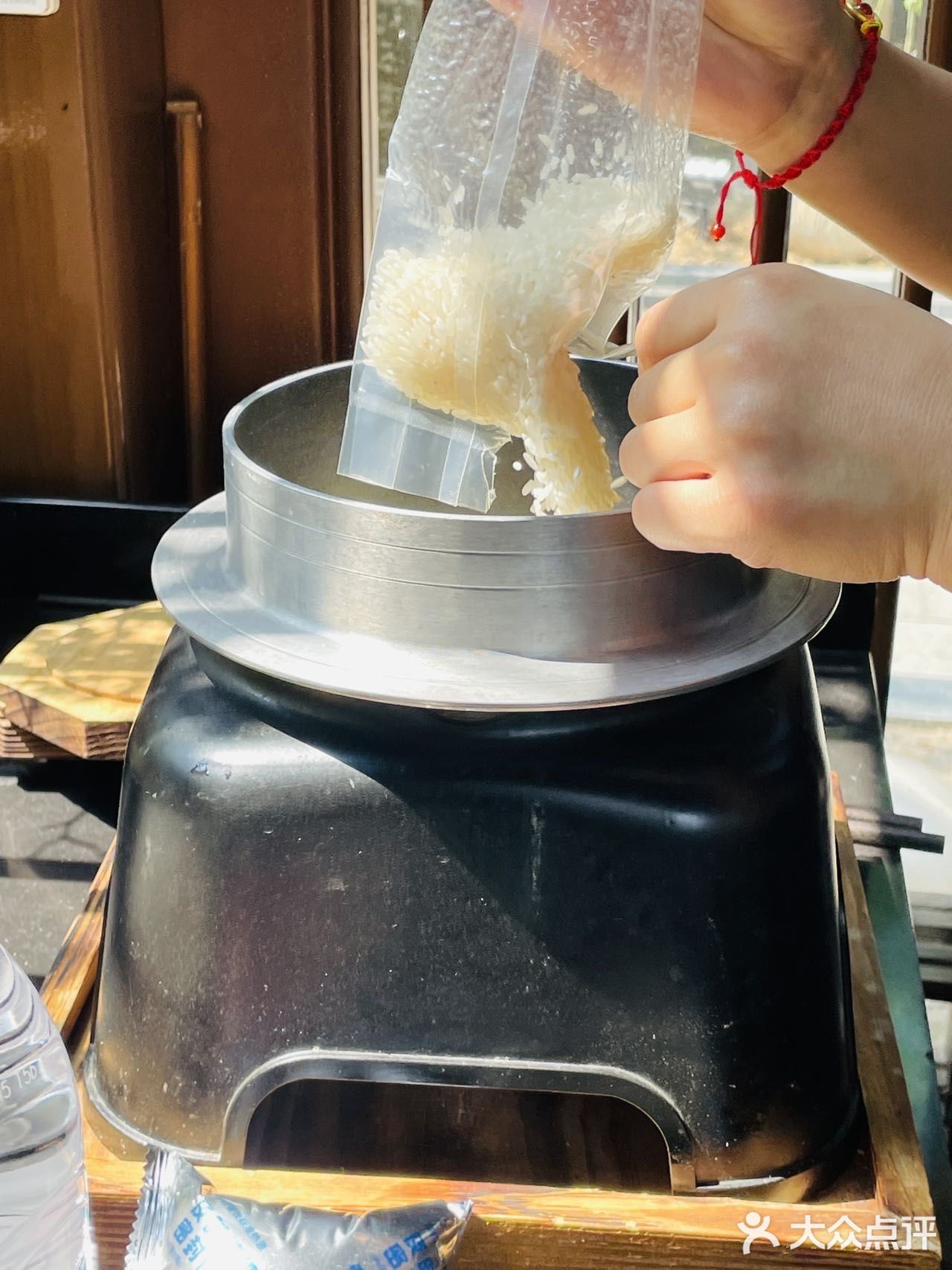 在北郊也不知道有什么餐厅能够让一家人一起吃饭