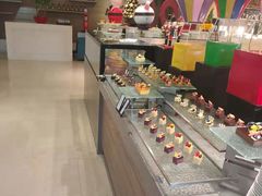 自助取餐区-海口绿发希尔顿酒店-田园汇自助餐·三文鱼·海鲜