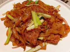 港式炒牛河-海口绿发希尔顿酒店-田园汇自助餐·三文鱼·海鲜