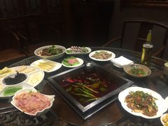 -张大胡子鱼头火锅酒楼(长益路店)