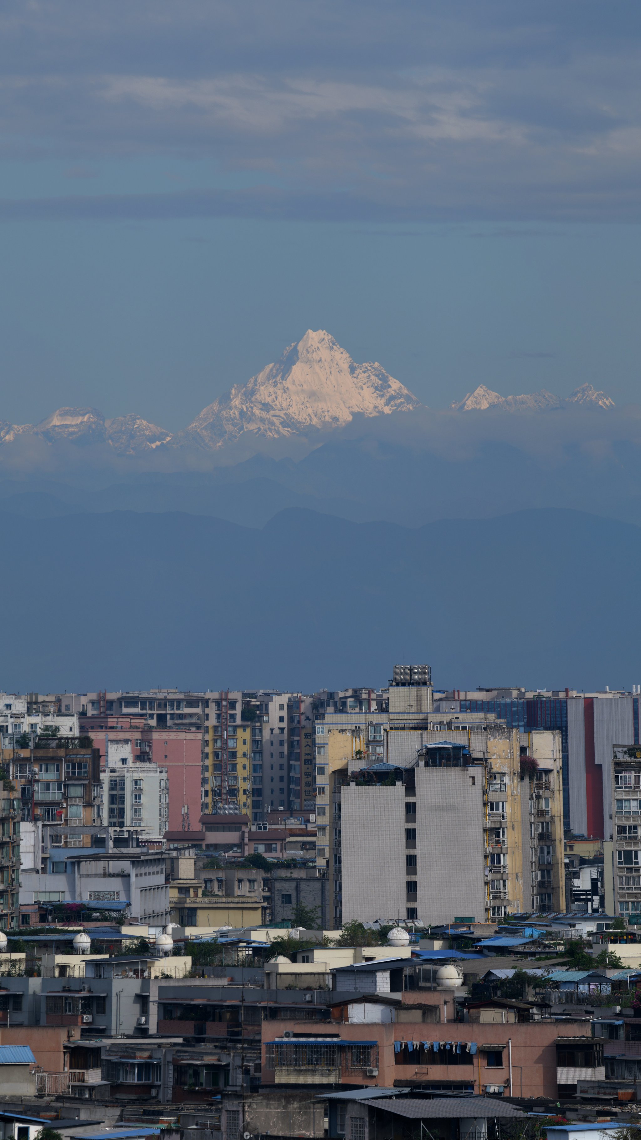 成都看雪山图片图片