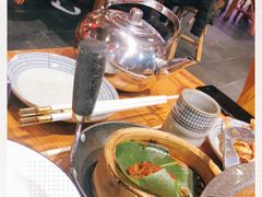 -野山舂·贵州现舂酸汤火锅(鸿通城店)