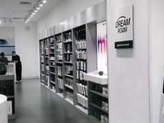 -Apple授权专营店(五彩城店)