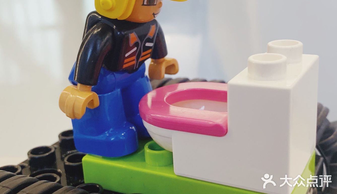 📍7UP｜門口超多玻璃磚🧱的新店💇🏻