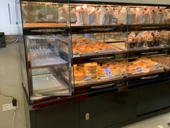 面包甜点陈列柜-琳琅烘焙蛋糕店(丽城店)