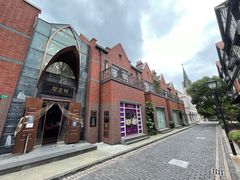 -钟书阁(松江泰晤士小镇店)