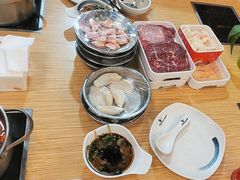 -杨老板·海鲜集市火锅·鲜切牛肉(中防万宝店)