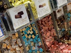-VENCHI 闻绮(上海佛罗伦萨小镇店)