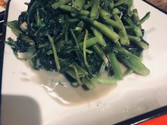 -虾弄弄海派小龙虾·牛羊蝎子火锅