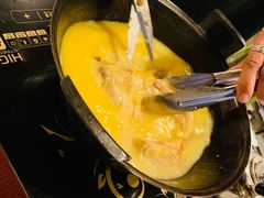 -鲜入围煮花胶鸡海鲜火锅