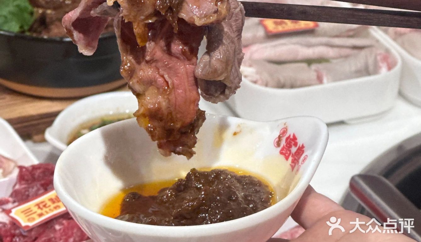 潮州牛肉火锅，牛肉嫩到筷子夹不住啦~