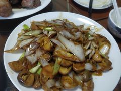 葱烧草菇-青英餐厅