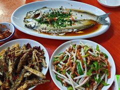 -丹水桥地锅鱼·翘嘴鲌·地方特色全鱼宴(丹江口大坝店)