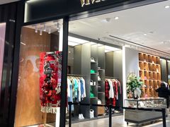 -Vivienne Westwood(上海来福士广场店)
