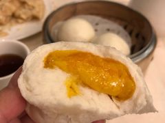 金沙奶黄包-广东胜利宾馆西关粤中餐厅