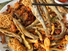 -丹水桥地锅鱼·翘嘴鲌·地方特色全鱼宴(丹江口大坝店)