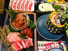 菠萝澤豚六两-极焰·烧肉刺身放题(天河领展广场店)
