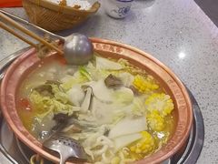 -阿婆情腊排骨火锅(金虹路店)