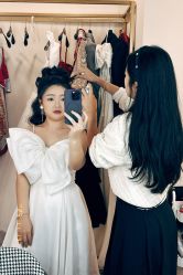 -现代经典婚纱摄影