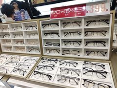 -美式眼镜·授权蔡司.依视路.尼康.豪雅.明月(南翔印象城店)