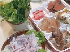 -猪三哥肥肠鸡川菜小炒