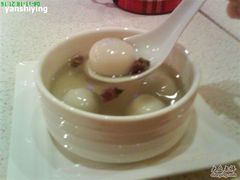 玫瑰麻蓉汤圆&nbsp;02-糖糖屋•糖水•雪花冰店(时尚天河店)