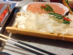 -尚尚仙·酸汤猪手·猪肚鸡火锅(华联万柳购物中心店)