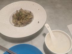 -渝信川菜 · 川味家常菜(财富购物中心店)