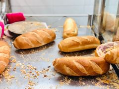 -Bánh Mì Huynh Hoa
