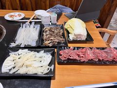 -果松木炭酸菜铜火锅·外婆参鸡汤