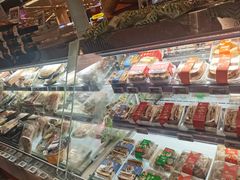 -盒马鲜生(丁香国际店)