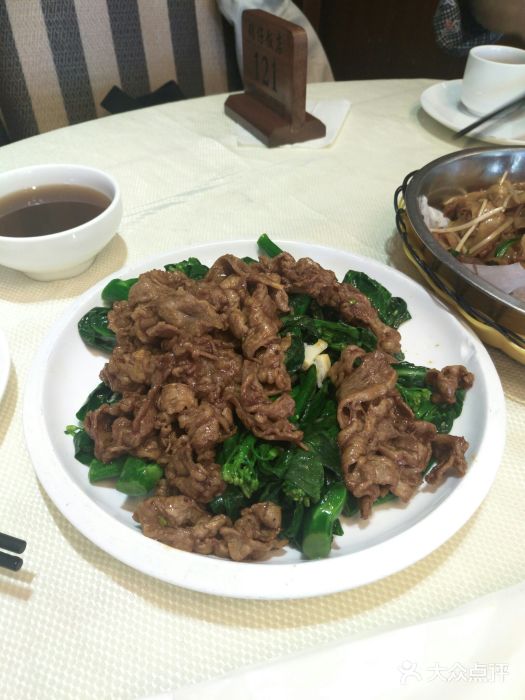 鹅仔饭店(中山七路店)生炒芥兰肥牛图片