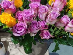 -何兮花店·气球派对鲜花店(马桥银春路万科城店)