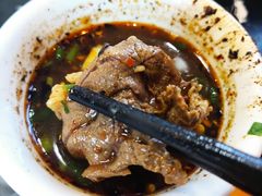 -黄利砖万峰林布依特色酸笋牛肉馆