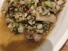 手捏菜小炒蘑菇-芳草地度假酒店·野炉中餐厅